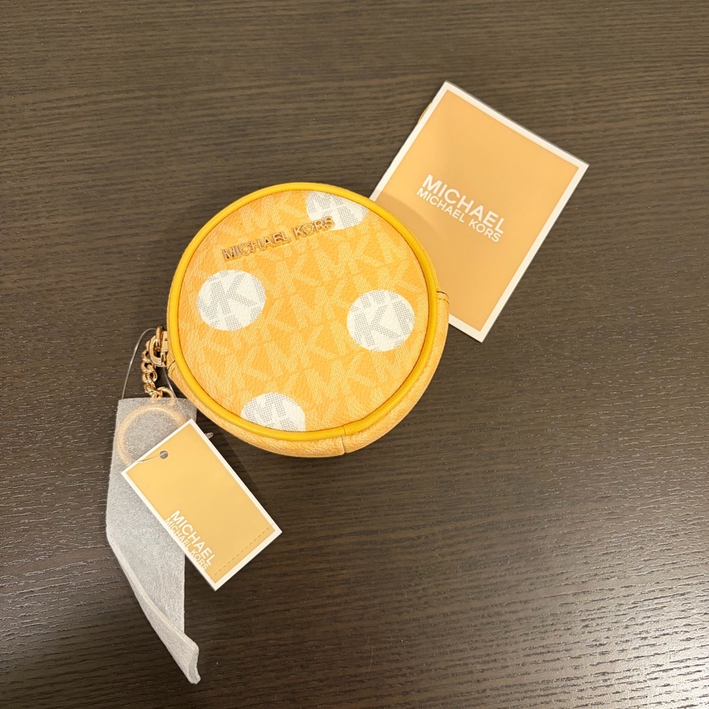 NWT!! MICHAEL KORS Circle Coin Pouch